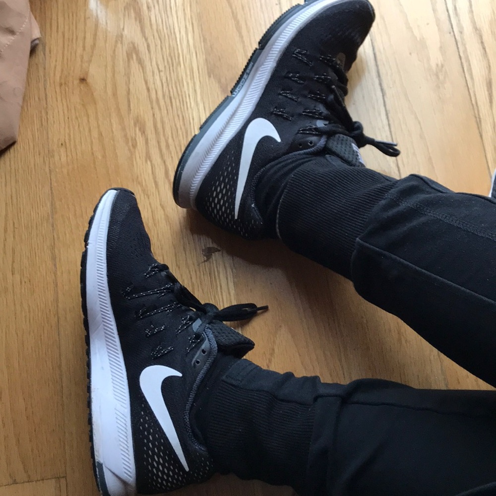 Women Nike shoe